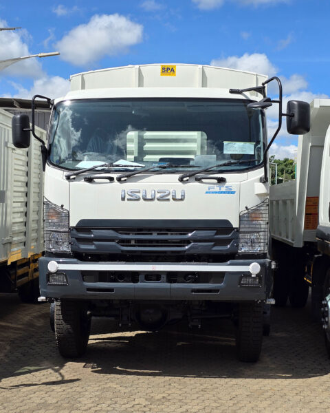 Isuzu FTS 34 truck