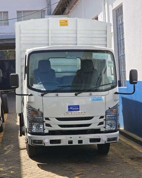 Isuzu NMR Truck bluepower
